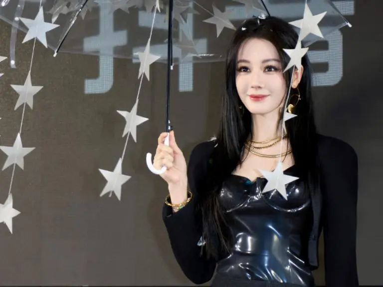 《枭起青壤》播出，显露迪丽热巴“最严重的难题”，应向杨紫学习