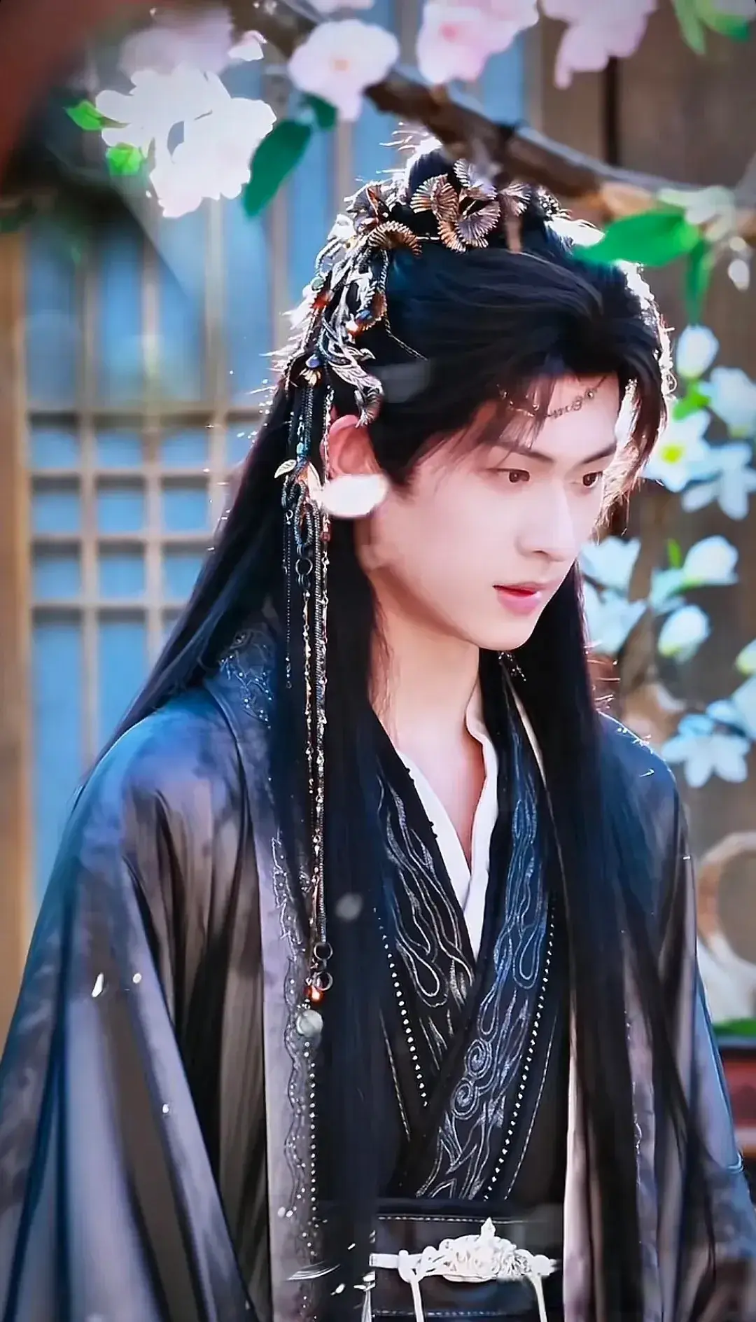 陈添祥孙芊浔《长明灯之烬玉案》12月5日腾讯视频连更十天杀疯了