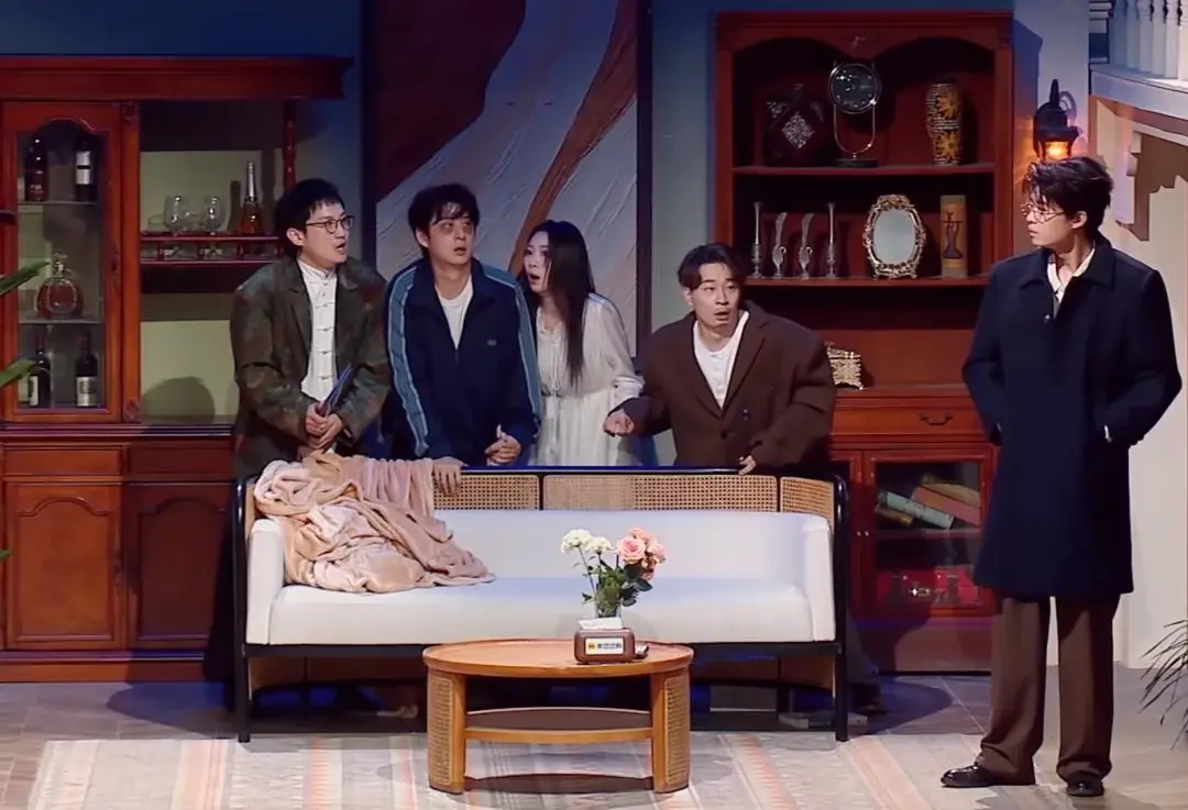 《喜人2》半决赛演员拼命搞笑，评委却在谈内涵？综艺开始卷深刻了