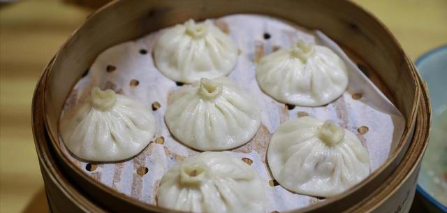 大厨教你做灌汤包，鲜香味美又多汁，学会你也能开个早餐店了