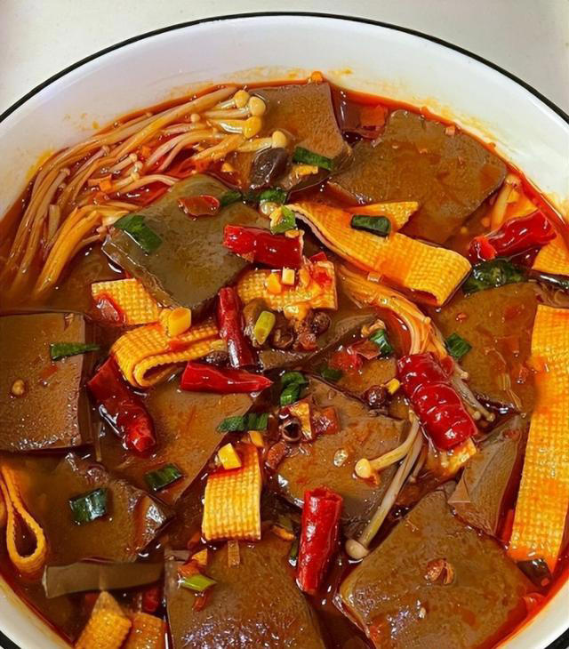 建议中老年人多吃高钾食物，腿脚有劲，肝脏有活力，人更精神