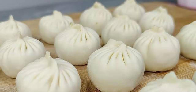 大厨教你做灌汤包，鲜香味美又多汁，学会你也能开个早餐店了