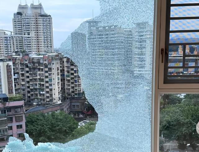 为什么看上去高级的“大落地窗”，正在跌落神坛?看完明白了