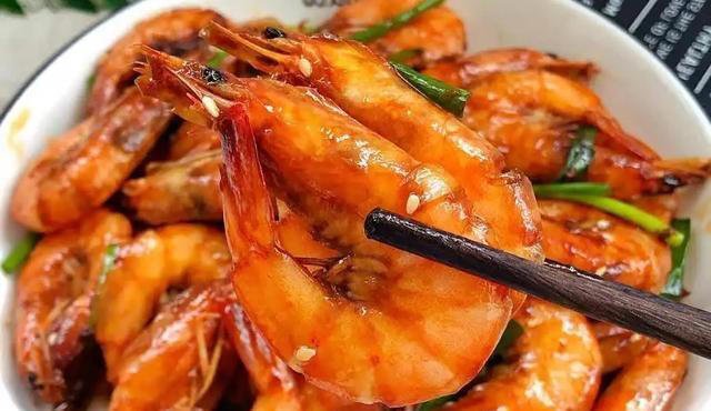 难怪饭店的油焖大虾那么好吃? 做法和诀窍告诉你，原来这么简单