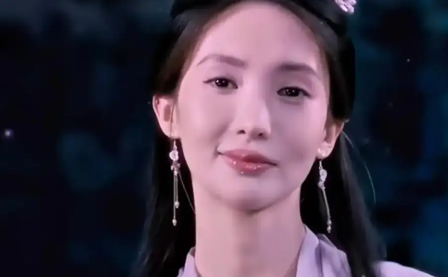 假山假景假脸，央视《风与潮》爆火，打脸内娱了多少流水线年代剧