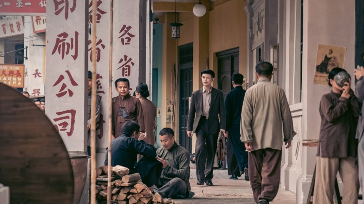 《风与潮》导演杨振宇：账簿翻开，便是战场｜独家专访