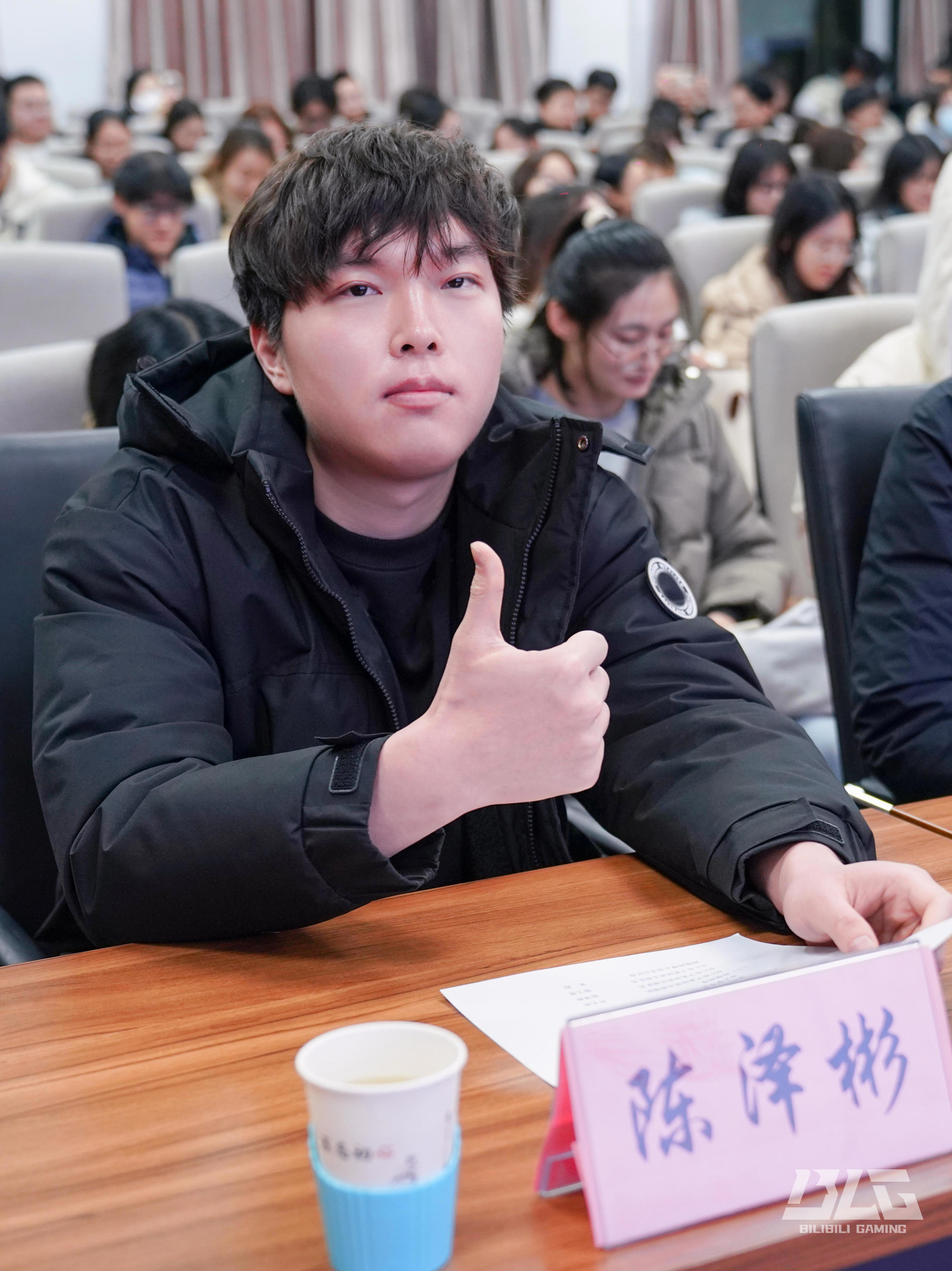 BLG分享守塔人公益返图：有人守住高地塔，有人守住千年古建