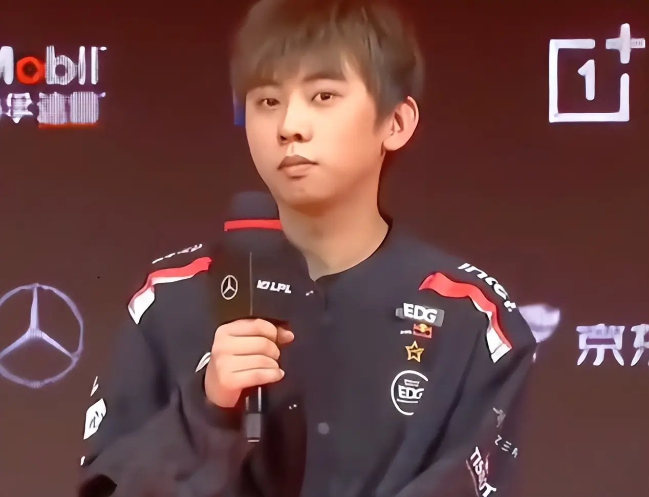 阿乐德杯名场面闪现咬狼，米勒锐评：真找不到工作了