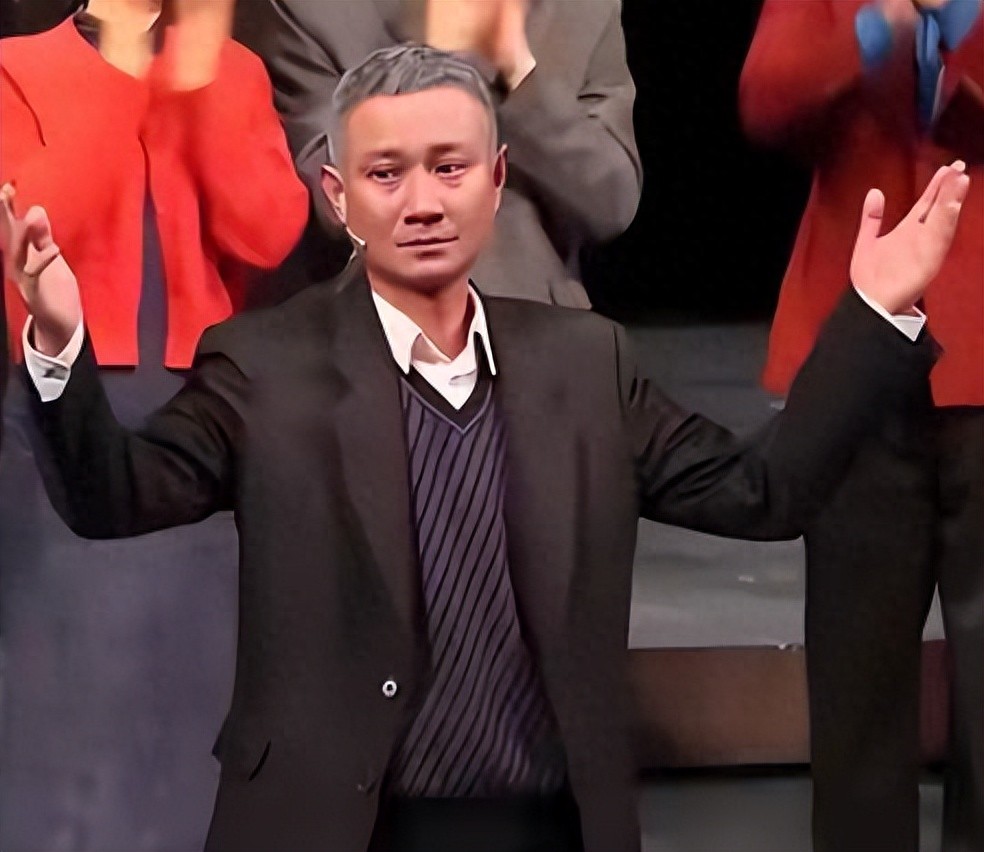 ǰ�� 2025�꣬41����������ݻ�����ػش�����Ұ����ͷ�µ�����ͷ�׷���һ����ɣ�����ް�������緢�� ˭���뵽��10��ǰ���������Ǹ������緢���ߺ�����Ů�˽������P����80������ ���۷嵽�ȵף���������������ʲô��Ϊ�������İ��˻��ɡ���