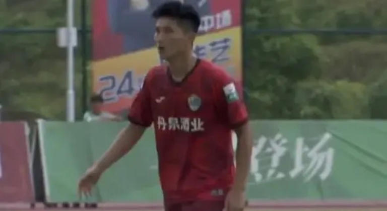 博主：申花门将鲍亚雄、前锋费尔南多无限接近加盟云南玉昆