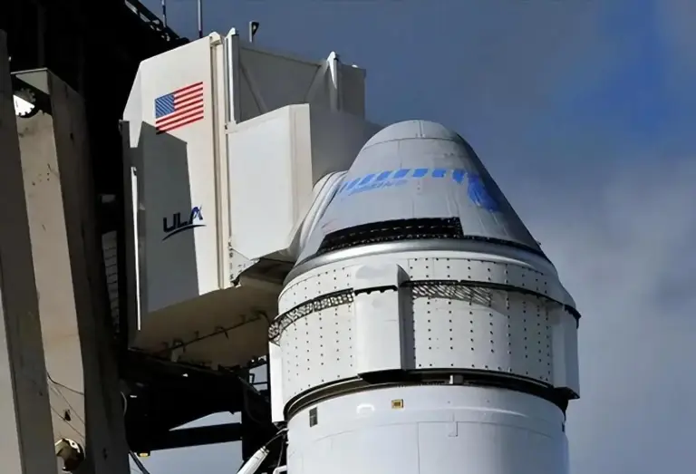 突发特讯！美国向全球通告：美飞行器搭载“轮椅使用者”成功发射进入太空，引爆国际舆论