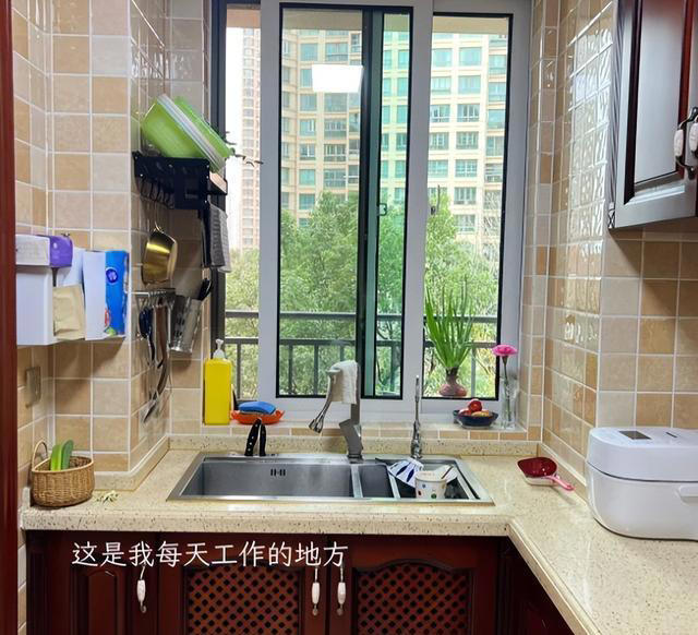 被中年阿姨的厨房智慧狠狠上了一课：生活痛点，全都解决了