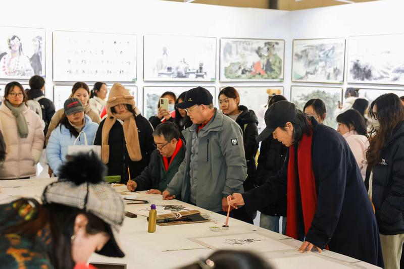 中国水墨名家书画展在池启幕