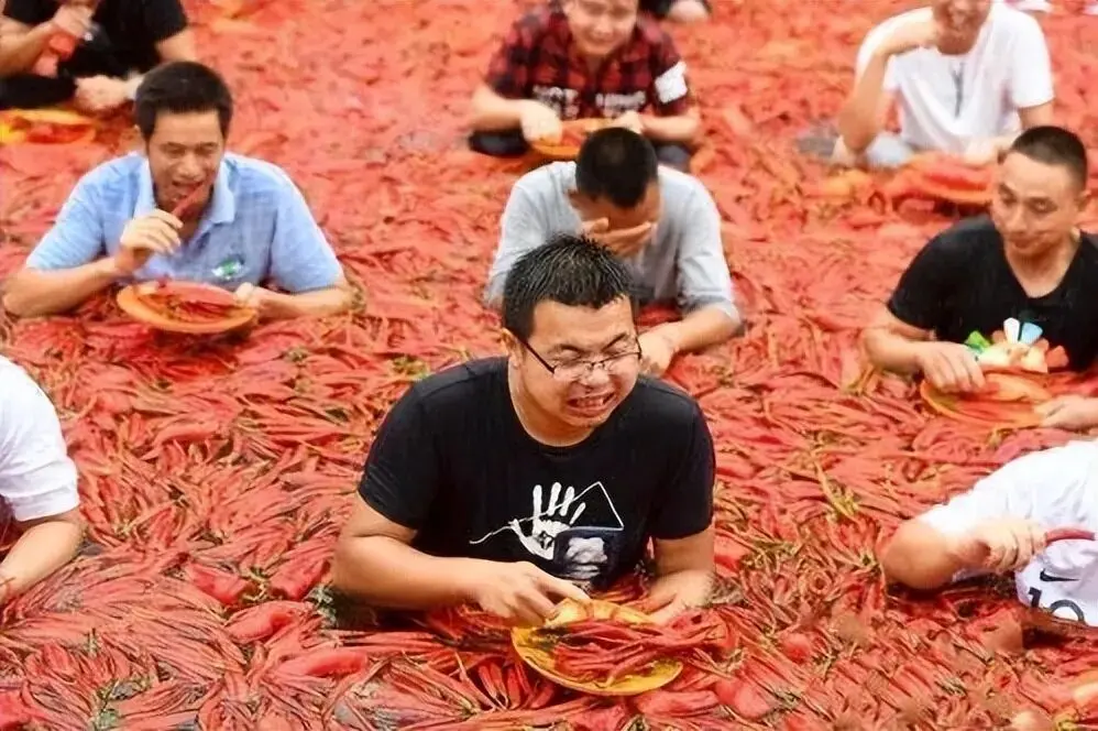 全世界只有人类主动找虐? 辣其实是痛觉，越吃越爽的真相太绝了!