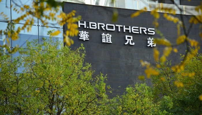 华谊兄弟新增被执行超7473万元，王忠军约3亿元持股将被二次拍卖