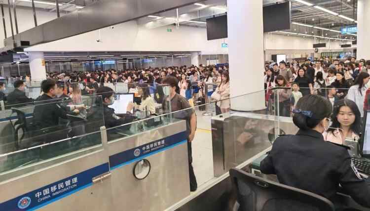 香港假期来了!深圳皇岗、福田口岸将迎入出境客流高峰