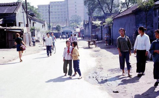 1973������͵͵���±�����ͬ��50��󿴵�ȴ���˳�Ĭ��