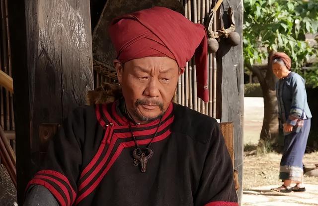 一妻一妾住楼上楼下，三人一同生活30多年，71岁的寇世勋太离谱