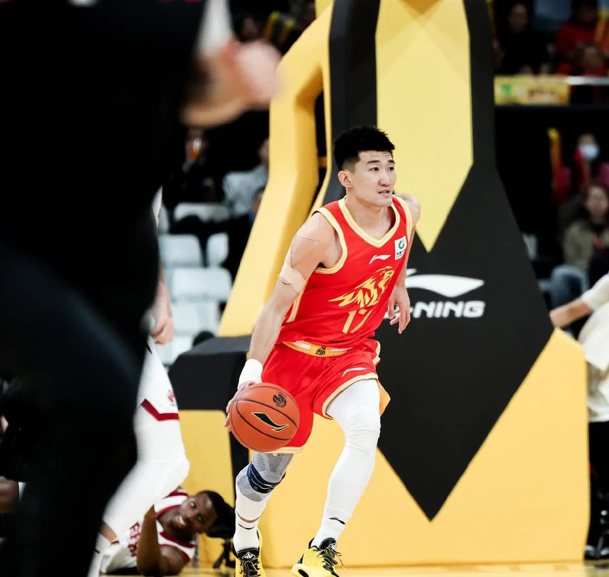 CBA新政实施首场，张宁一分孙铭徽五分，对国内球员负面影响凸显