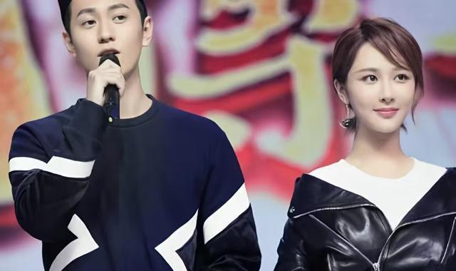 原来他们是姐弟！她带弟弟入圈，如今她无人问津，弟弟红透半边天