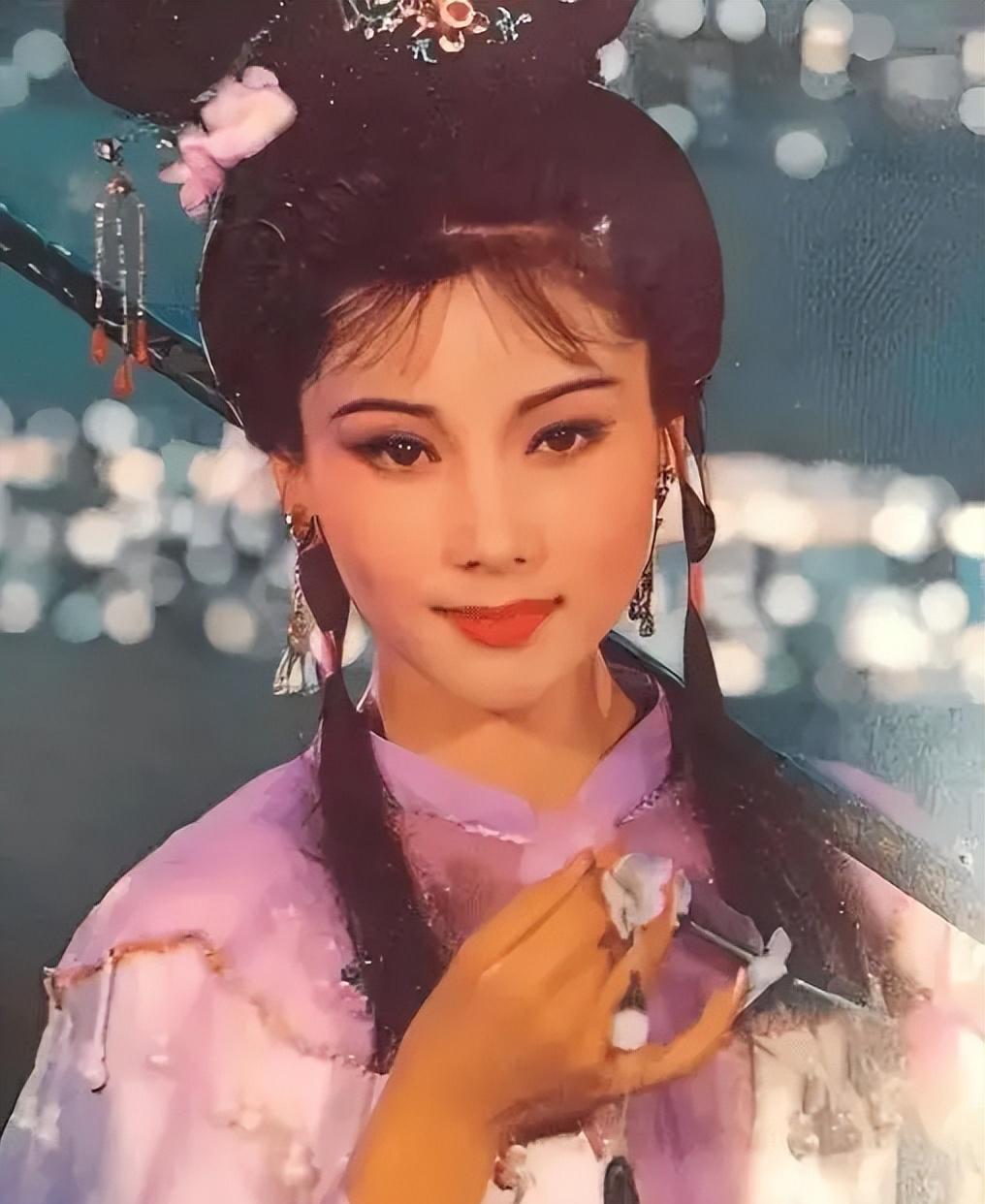 何赛飞一个人赚钱养家27年，与刘嘉玲分享经验：家务属于看不下的那个人