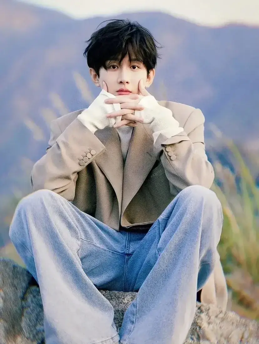 成毅太拼了！放着轻松剧不拍，死磕古装打戏遭罪