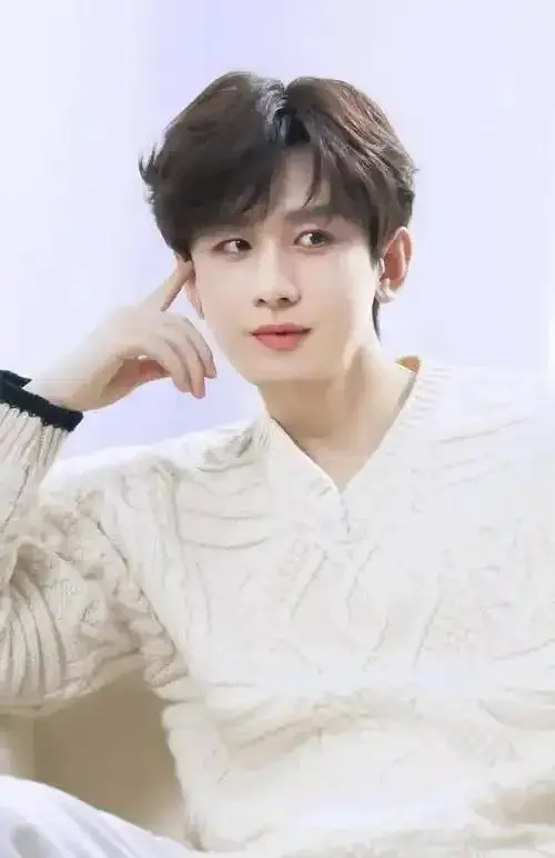 成毅太拼了！放着轻松剧不拍，死磕古装打戏遭罪