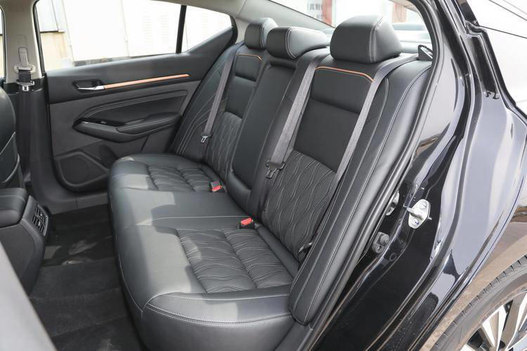 二手车市场：紧凑型SUV与中型轿车“双雄争霸”，消费逻辑深度剖析