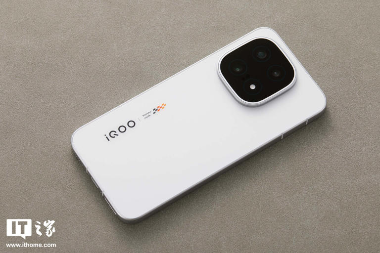 消息称子系 D9500 性能机测试内置风扇，预计为小米 REDMI 新机