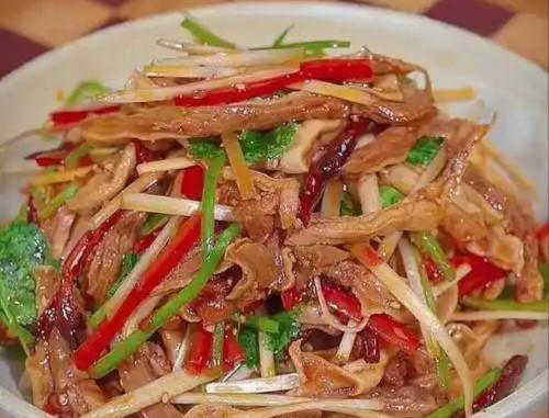 建议中老年人常吃这八道家常菜，有益眼健康，眼睛更亮，显年轻