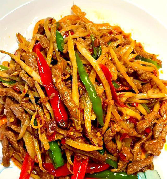 建议中老年人常吃这八道家常菜，有益眼健康，眼睛更亮，显年轻