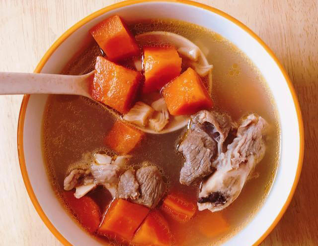 建议中老年人常吃这八道家常菜，有益眼健康，眼睛更亮，显年轻