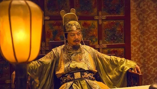 64岁周星驰爱将近况曝光,明显消瘦多白发,曾中风一度命危半身瘫痪