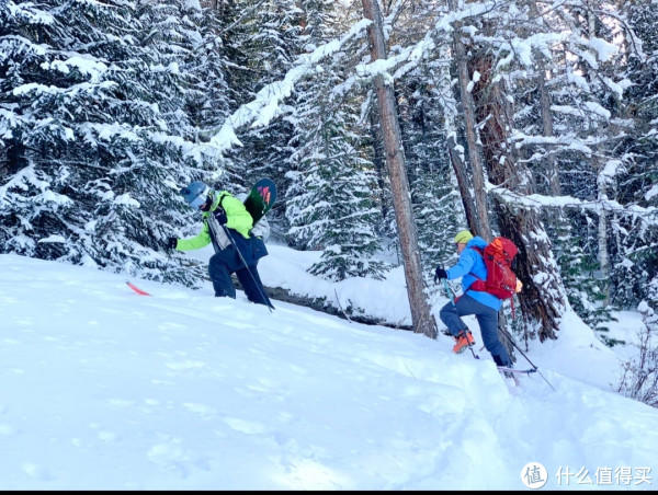 登山滑雪：探索无人野雪的乐趣