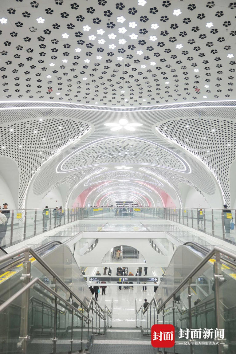 成都地铁两条新线今日开通 你最喜欢哪一站丨图集