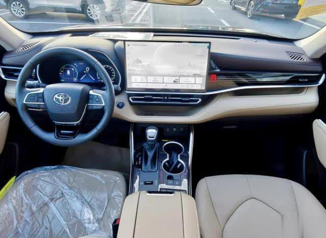 2026款丰田汉兰达实车到店，内饰配置调整，21.98万起焕新登场