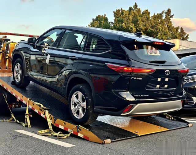 2026款丰田汉兰达实车到店，内饰配置调整，21.98万起焕新登场