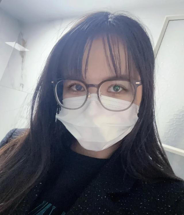 冬天戴口罩时，眼镜总是起雾 教你几个小技巧，戴一整天都不起雾 