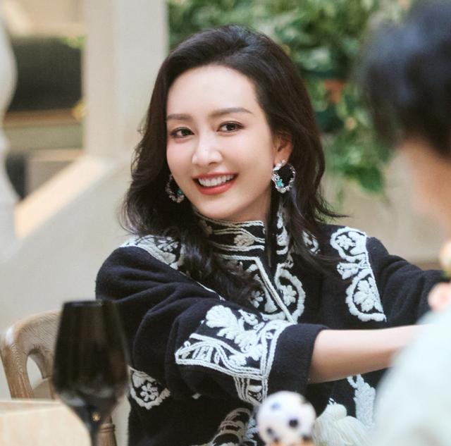 王欧藏不住了! 2岁女儿首曝光，全网劝她去父留女!