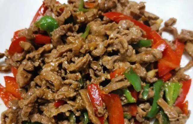 牛肉怎么炒好吃嫩滑，饭店大厨教你诀窍，再也不怕牛肉一炒就老
