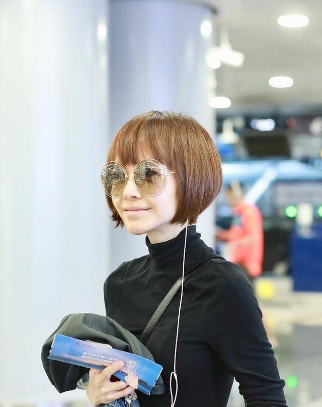 没想到，如今55岁胖出新宽度的鲁豫变养眼了，曾经的她真没法看