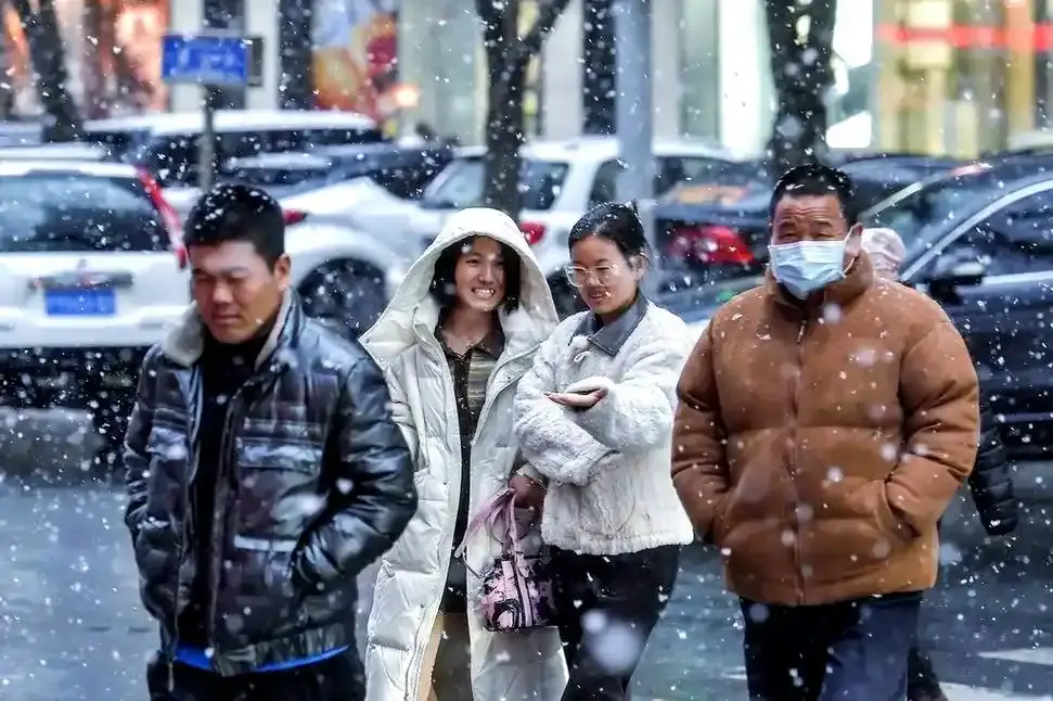 央视曝光，我国已进入拉尼娜状态，今年冬天2008年雪灾会重演吗？