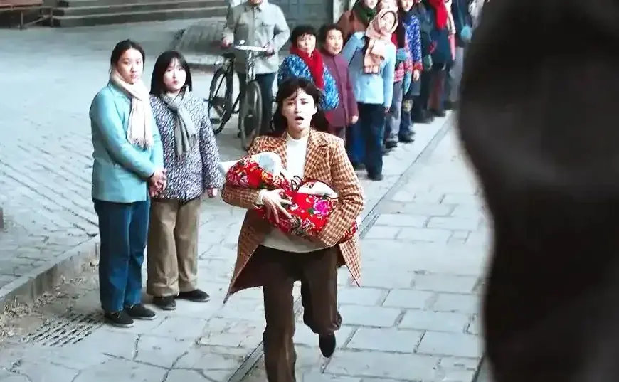 《老舅》崔小红抛儿嫁日，霍东风丧命！这女人的自私，坑苦两代人