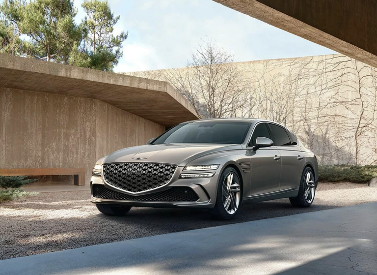 低调行政级豪车，标配电吸门四驱，混动续航达1000km