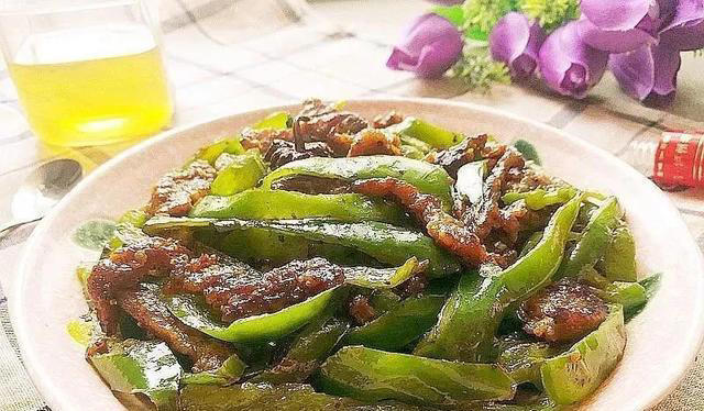 牛肉做对这一步，又鲜又嫩，不柴还不粘锅，可惜9成人不知道