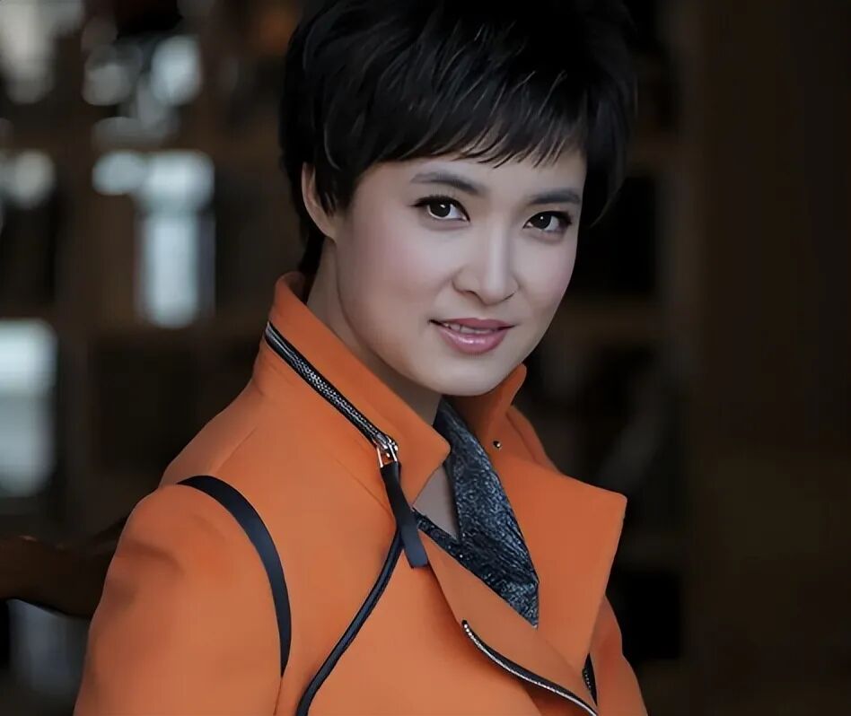 著名主持人桑晨，原来是这位大明星的后代，难怪长得这么好看