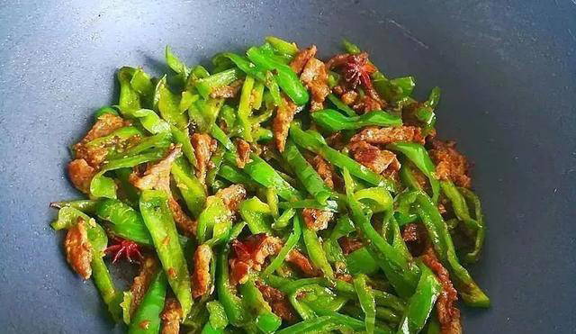 牛肉做对这一步，又鲜又嫩，不柴还不粘锅，可惜9成人不知道