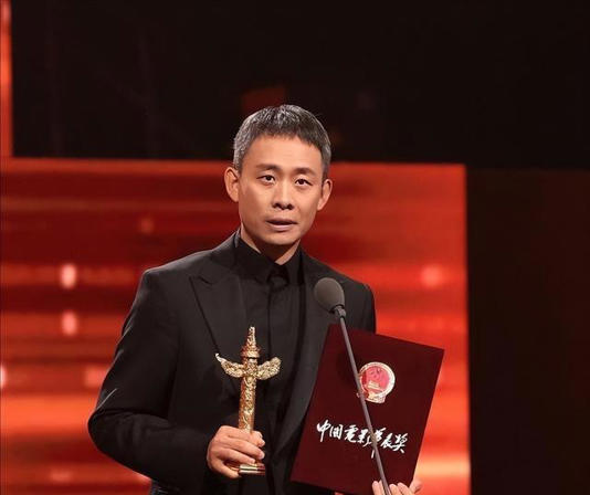 带着儿子倒贴嫁给张译,如今19年过去,才知道她嫁得到底有多值 带着儿子倒贴嫁给张译,如今19年过去,才知道她嫁得到底有多值