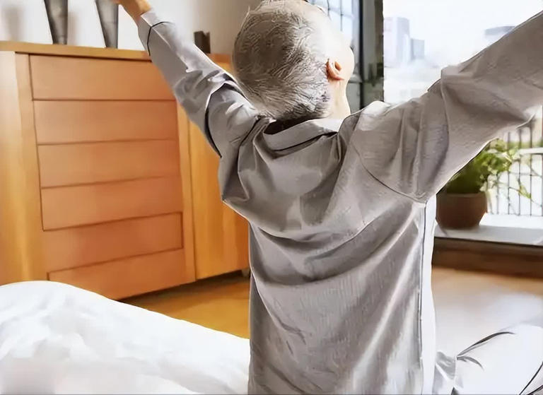 3个变老表现从午睡开始，一个没有说明还算年轻！