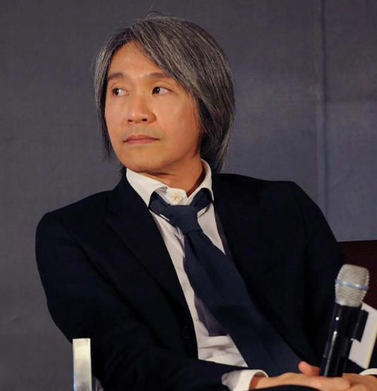 星爷熬到晚年仍不退休,王思聪潇洒度日:他们的活法你支持哪一种